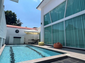 Siam-CityHouse pattaya luxury pool villa-Jacuzzi- walking St 10min